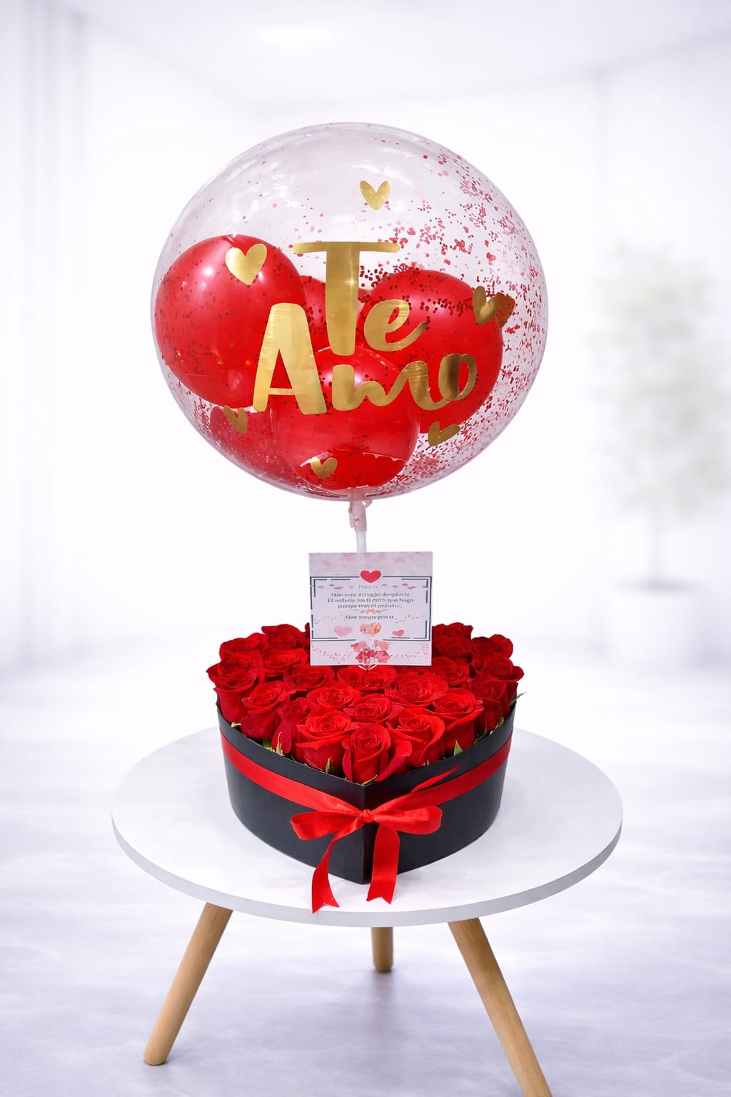 Caja Corazón 36 Rosas + Globo Personalizado