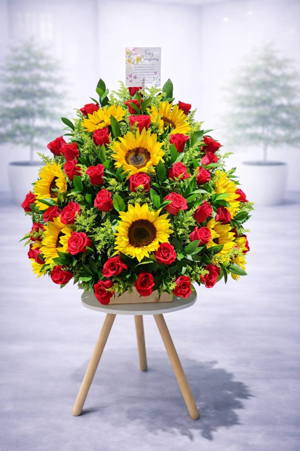 Arreglo 40 Rosas + 8 Girasoles