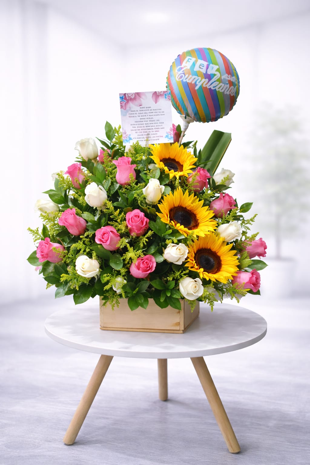 Arreglo 25 Rosas + 3 Girasoles