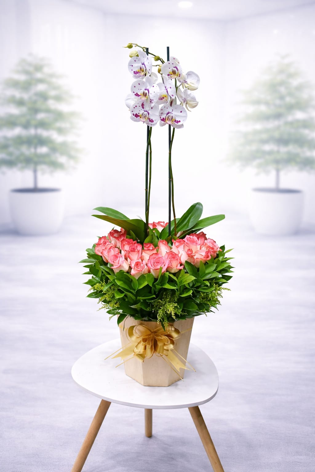 Arreglo 50 Rosas + Orquídea 2 Varas